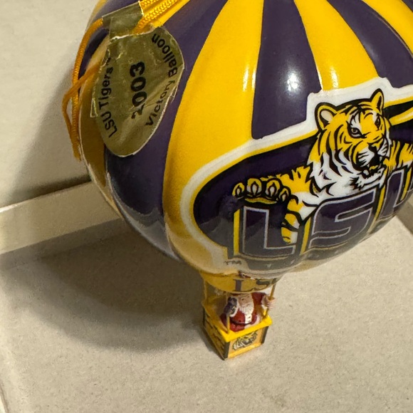 LSU Tigers 2003 Danbury Mint Victory Balloon Christmas Ornament - Picture 3 of 6